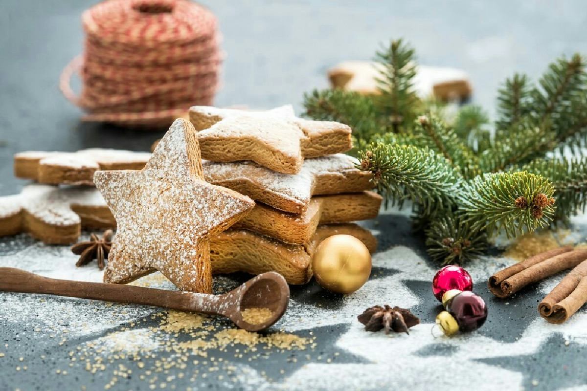Biscotti di Natale perfetti? Gli strumenti giusti evitano errori: ecco cosa usano i pasticceri