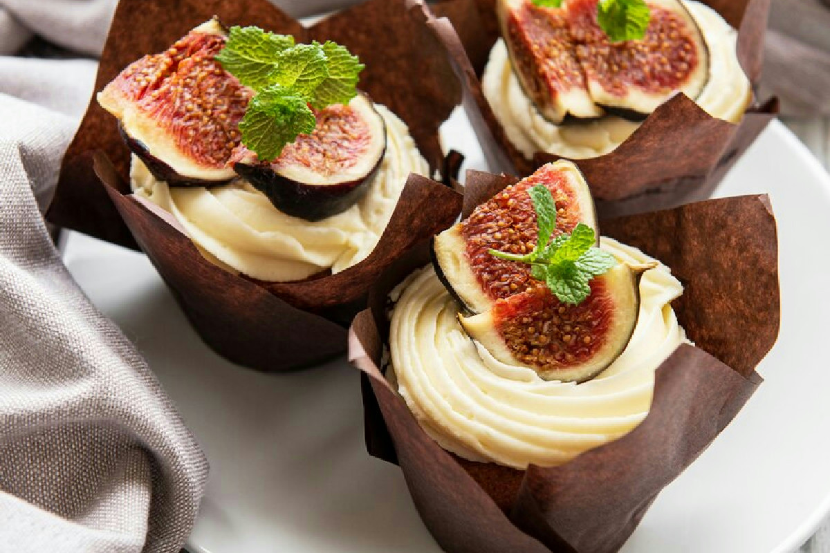 Muffin alle rose e fichi: un dolce ispirato a un romanzo che incanta gusto e immaginazione