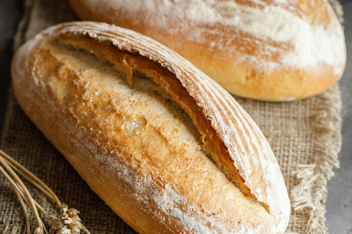 Il pane torna fragrante in pochi minuti: il metodo semplice per restituirgli morbidezza a casa