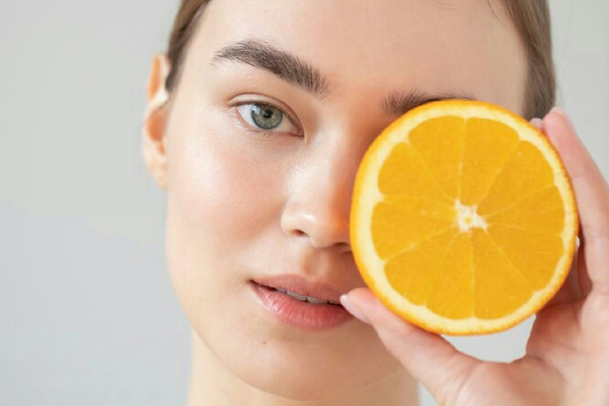 Quando la vitamina C scende: i campanelli d’allarme che il tuo corpo manda e spesso trascuri