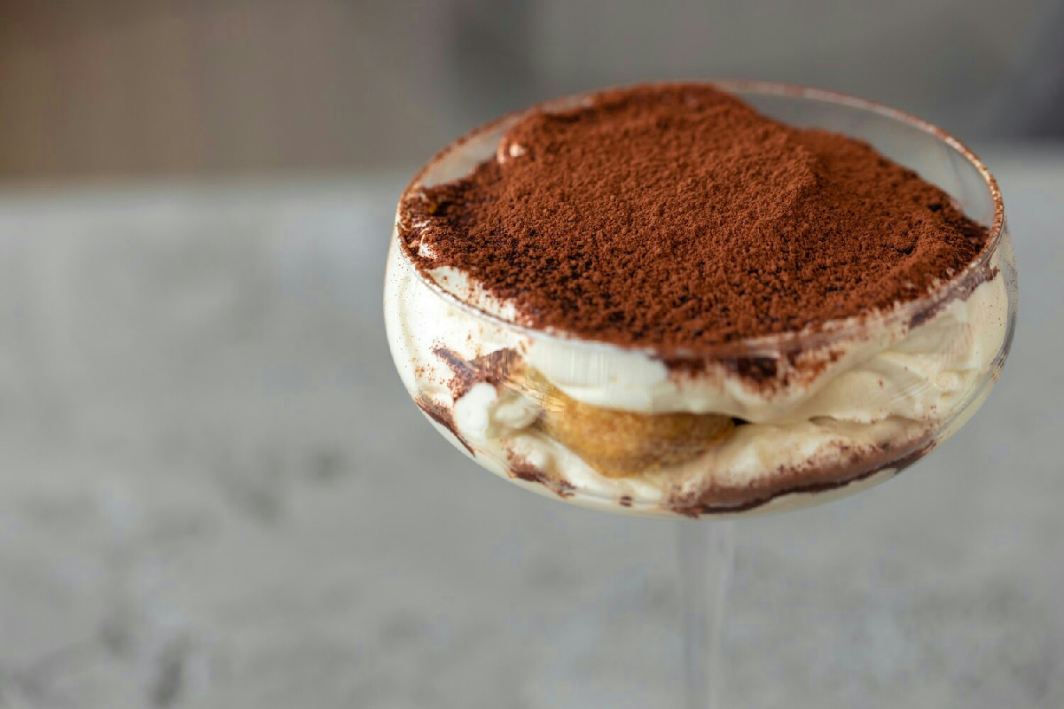 Calorie e nutrienti del tiramisù: guida essenziale per gustarlo senza rinunce e con consapevolezza