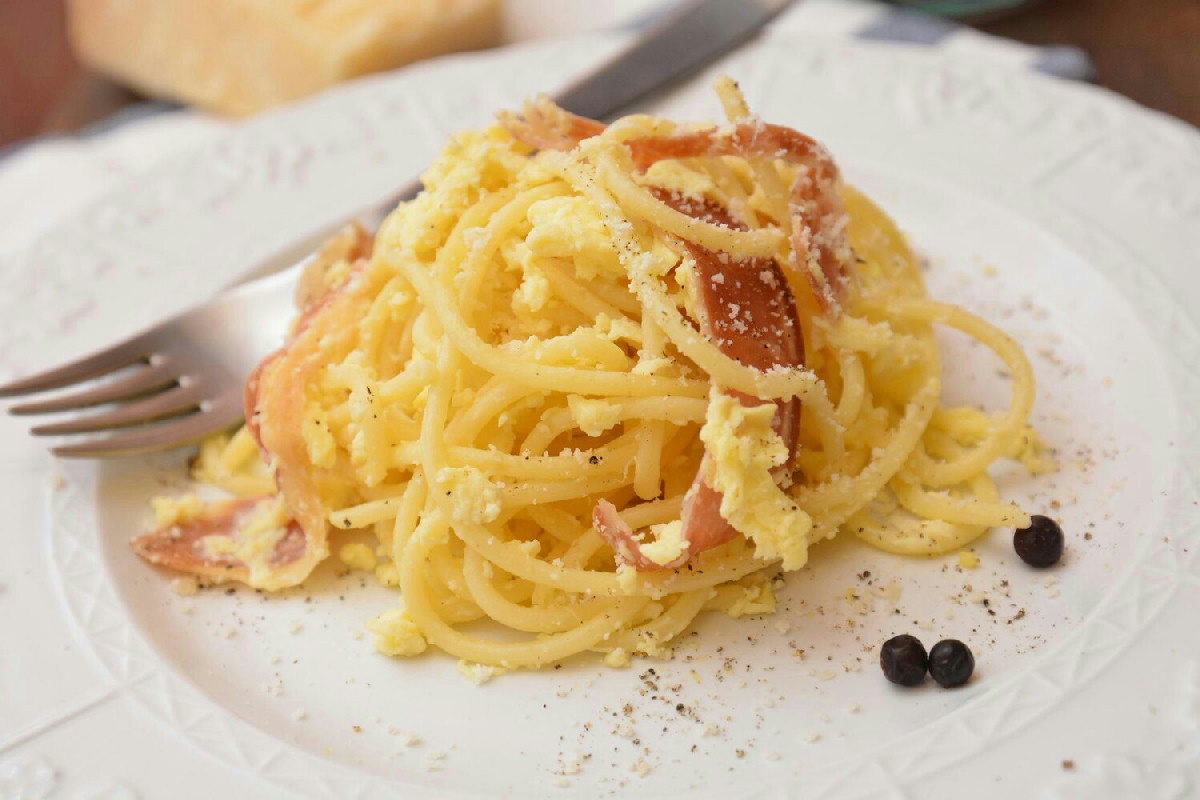 Carbonara autentica: i formati di pasta ideali per un gusto cremoso e avvolgente