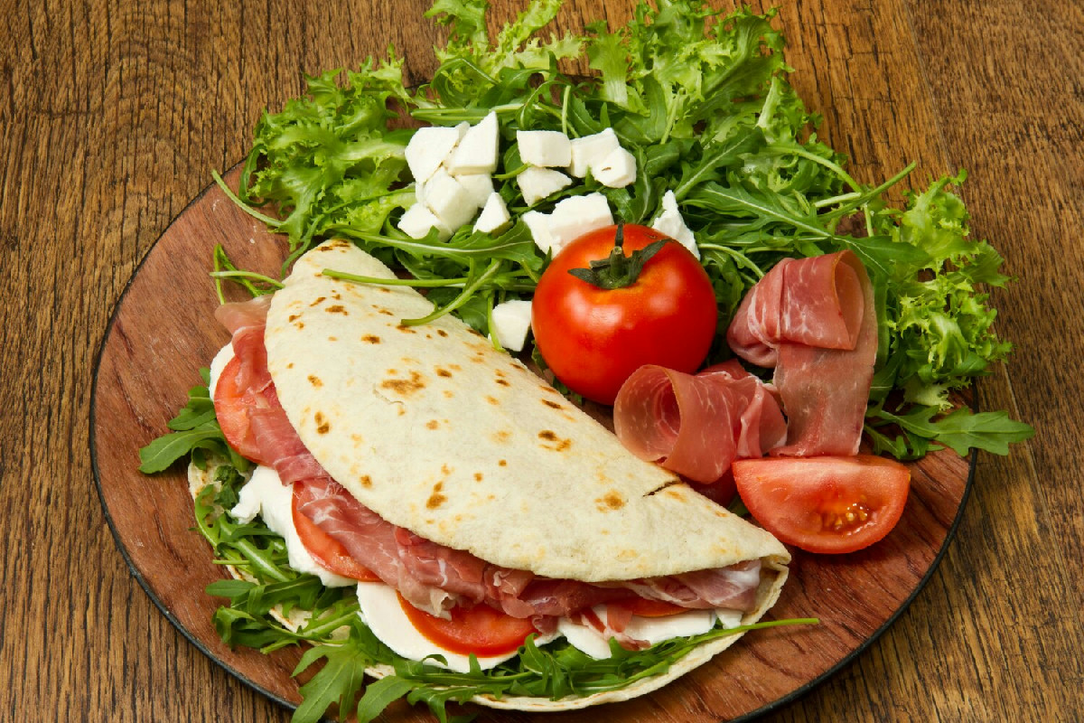 Come Preparare la Piadina in Casa: Ingredienti e Tecniche per un Risultato Gustoso e Naturale