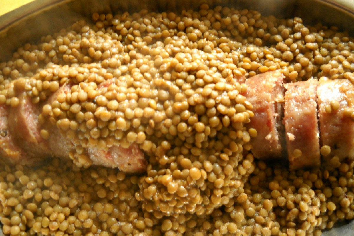 Cotechino tradizionale con contorni autunnali: ricetta ricca e perfetta per la tua tavola