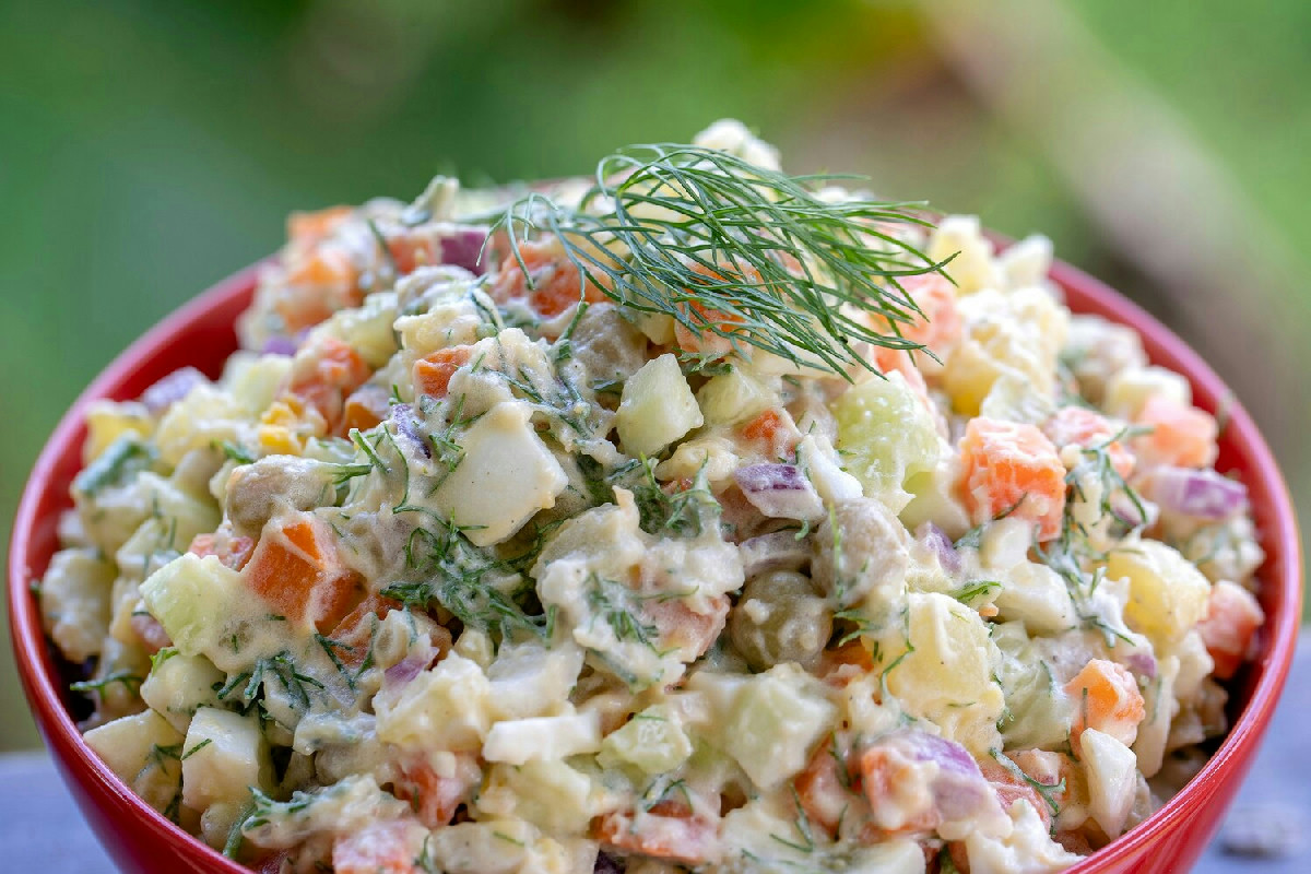 Insalata russa leggera e saporita: dosi perfette e versione green senza maionese da personalizzare