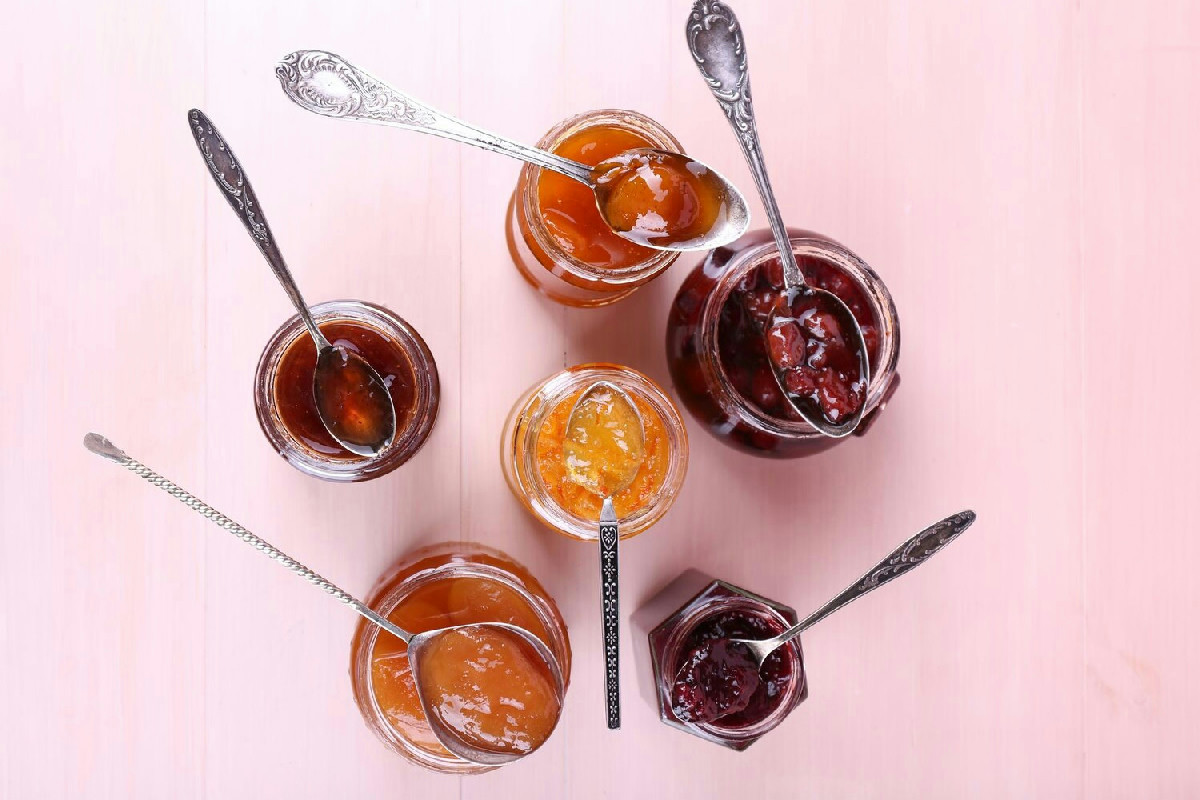 Marmellate e confetture fatte in casa: semplici ricette per conserve di frutta naturali e genuine