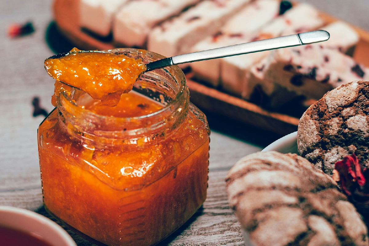 Marmellate e confetture fatte in casa: semplici ricette per conserve di frutta naturali e genuine