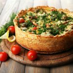 Con ospiti all’improvviso porto in tavola questa torta salata autunnale: finisce in un lampo!