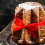 Pandoro fatto in casa: la ricetta soffice e profumata con lievito per un Natale da sogno