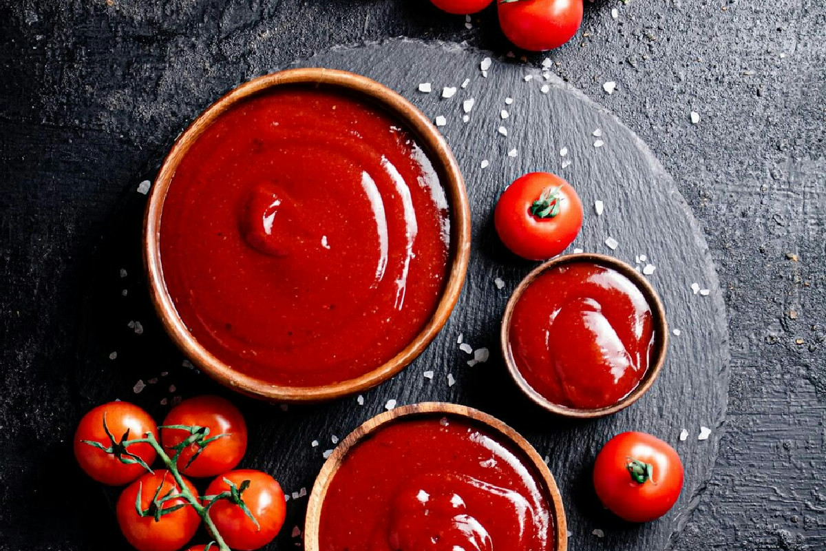 Prepara in casa il ketchup perfetto: la ricetta semplice per esaltare ogni piatto con gusto