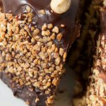 La torta alle nocciole soffice e profumata con soli tre ingredienti e senza farina aggiunta