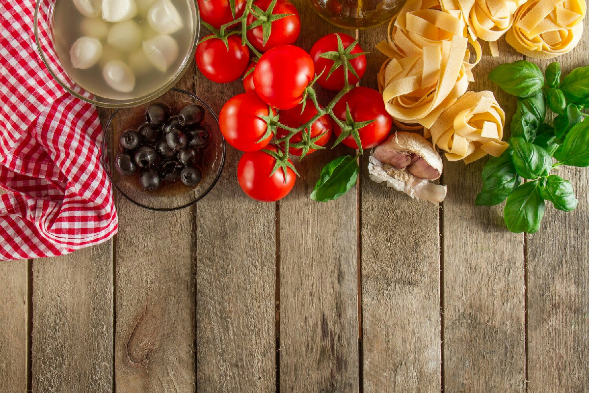 Viaggia tra le cucine regionali italiane per gustare piatti tradizionali ricchi di storia e sapore autentico